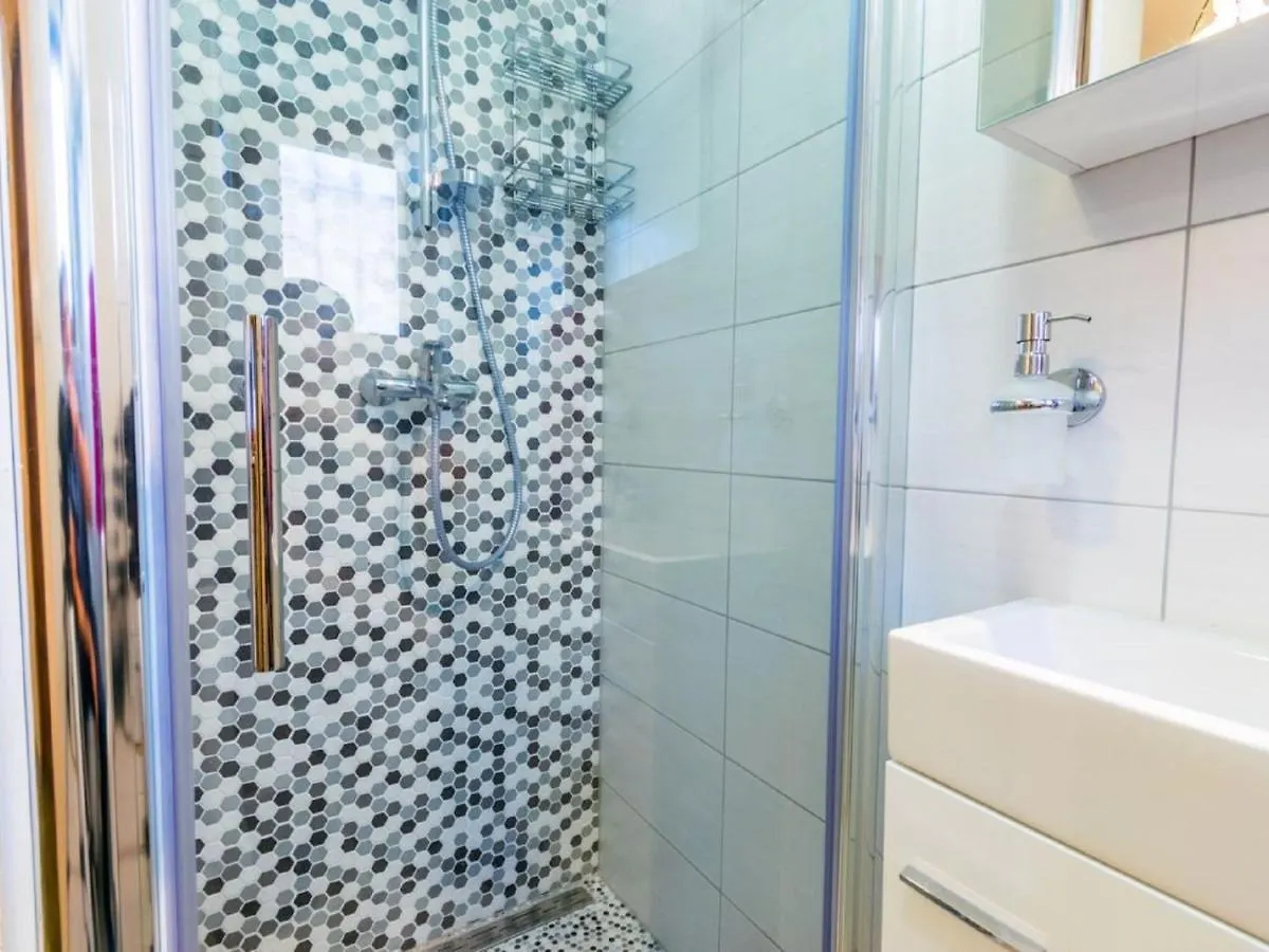 Lovely Holiday Home In Fazana With Swimming Pool Stinjan