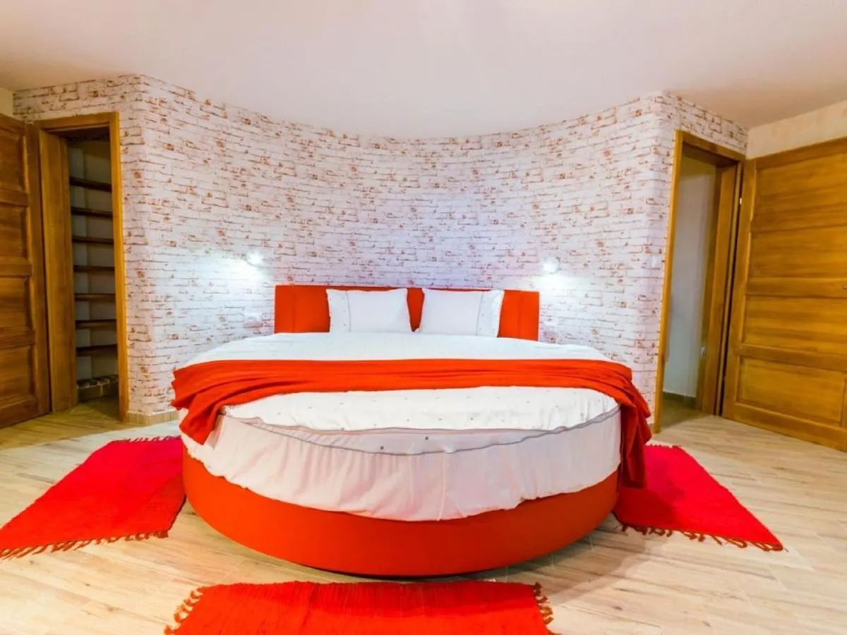 Lovely Holiday Home In Fazana With Swimming Pool